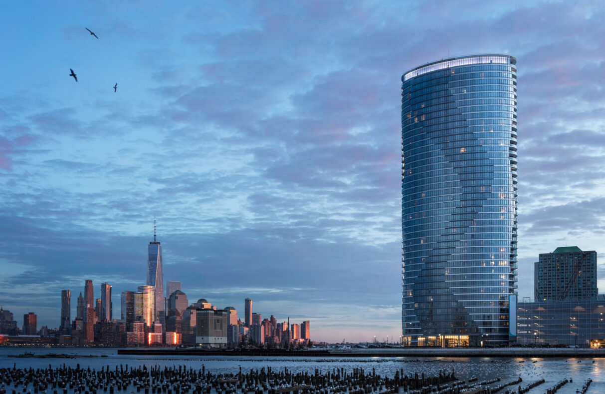 The Ellipse apartment tower, Jersey City, New Jersey. Architect: HLW International. Photographer: Mike Van Tassell Photography, LLC
