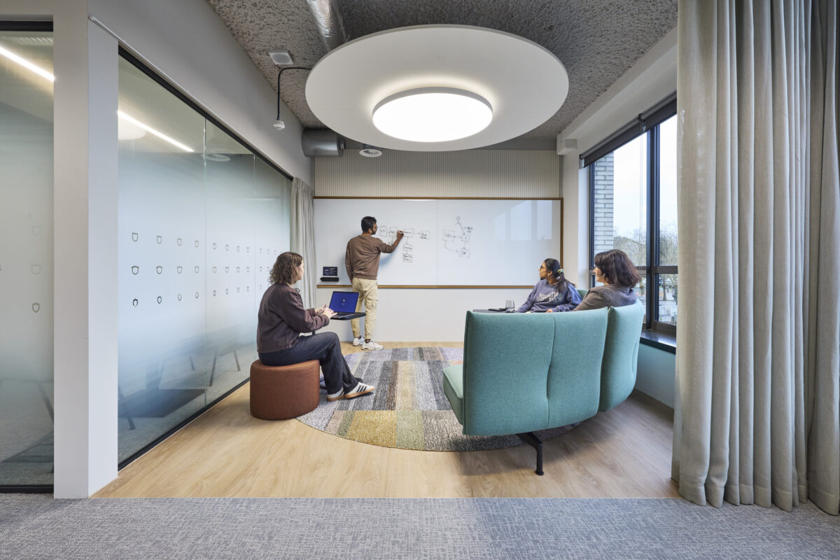 Client: HWL International Commissioned by: Lisa Stock Location: Amazon office space, The Cloud Building, Mr.Treublaan 7, 1097 DP Amsterdam Present at photoshoot: Michael Garner and Jessamy Topping